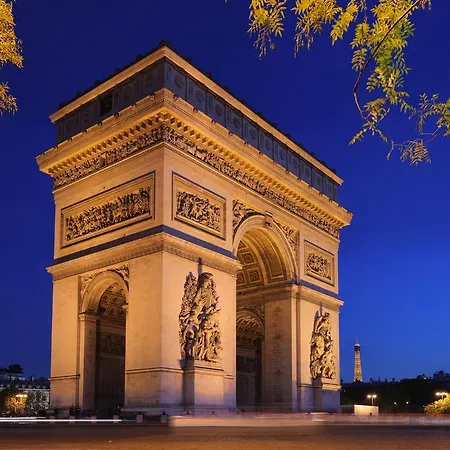 In Champs Elysees Area פריז